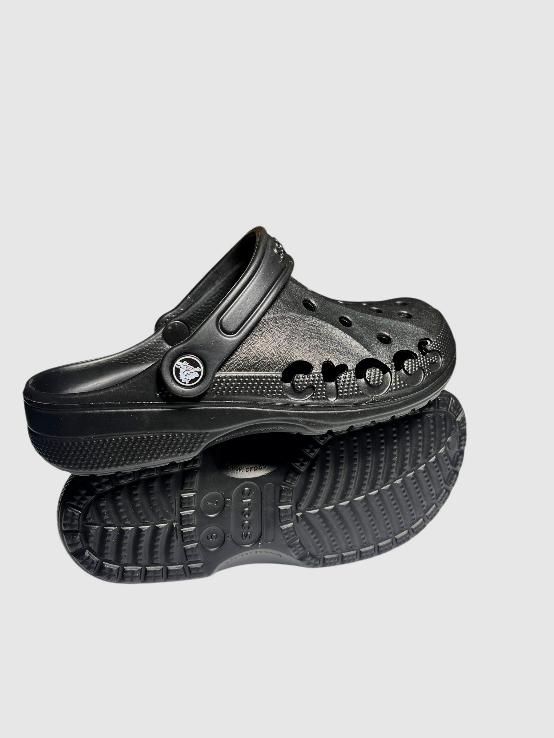 black cut clogs